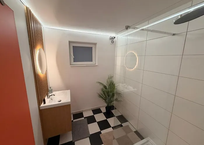 Capsule Casino - Table De Jeux - Balneo - Sauna - Playstation 5 Apartment