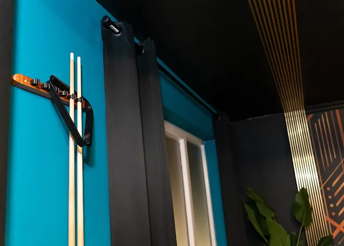 Capsule Casino - Table De Jeux - Balneo - Sauna - Playstation 5 *